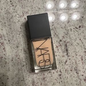 NARS Light Reflecting Foundation- L4